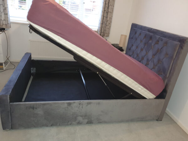 Princess Bumper Border Chesterfield Buttoned Bed Frame
