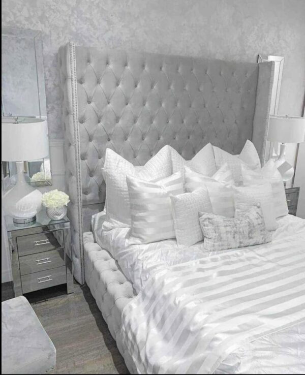 Empress Wing Bed