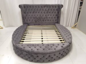 Empress round bed