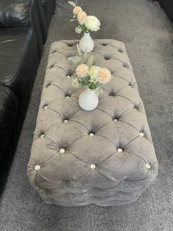 b13 Chesterfield Footstool Coffee Table